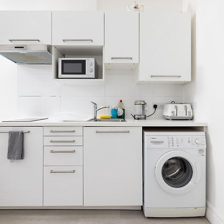 Bright Studio On Golders Green Road Londres Exterior foto
