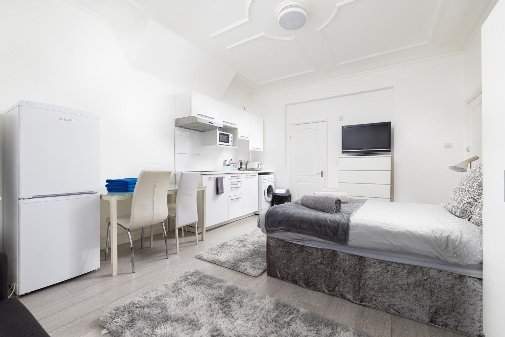 Bright Studio On Golders Green Road Londres Exterior foto